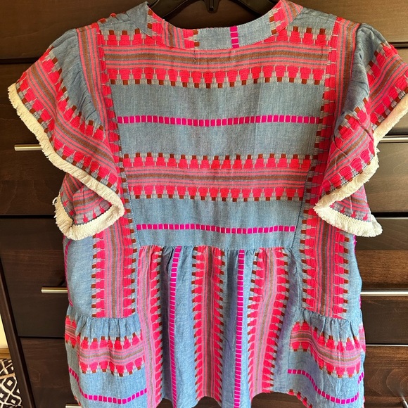 Beautiful embroidered Fringe Trim Cotton Ochos Top. Looks great with jeans! - Picture 3 of 5